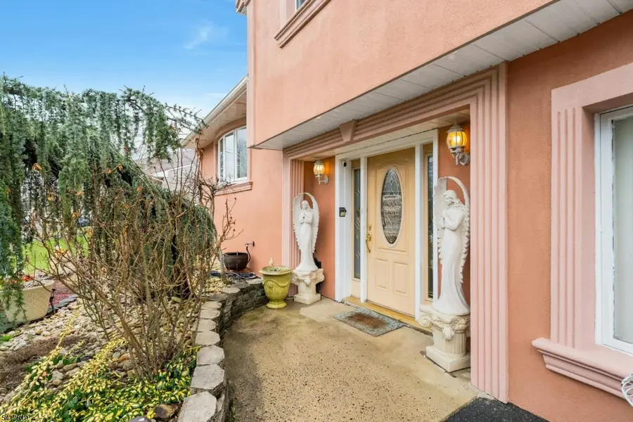 8 Monaghan Rd, Edison, NJ 08817 - #3