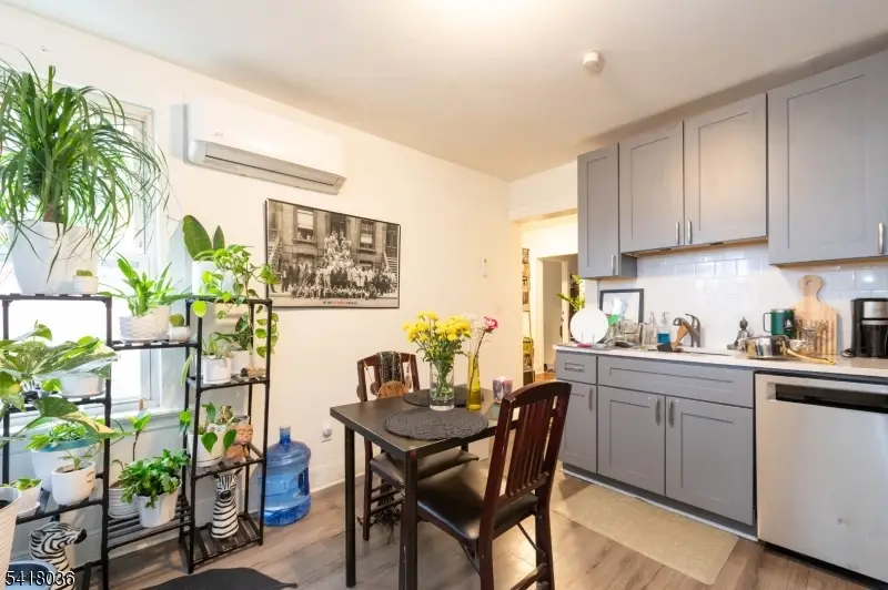 579 Nassau St, City Of Orange, NJ 07050 - #2