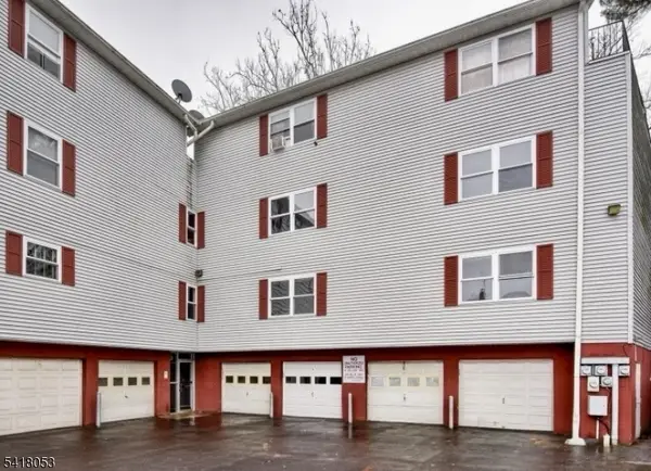 51 Smith St, Irvington Twp., NJ 07111