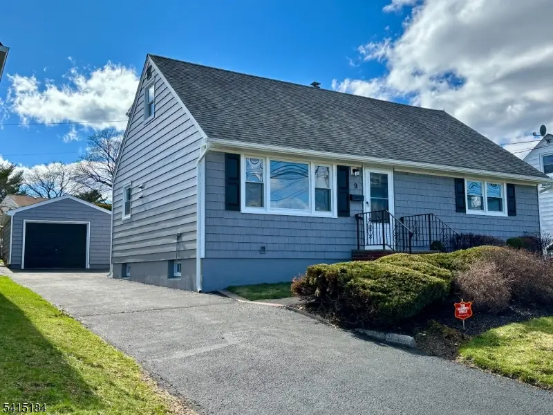 9 Joan Pl, Clifton, NJ 07012 - #3
