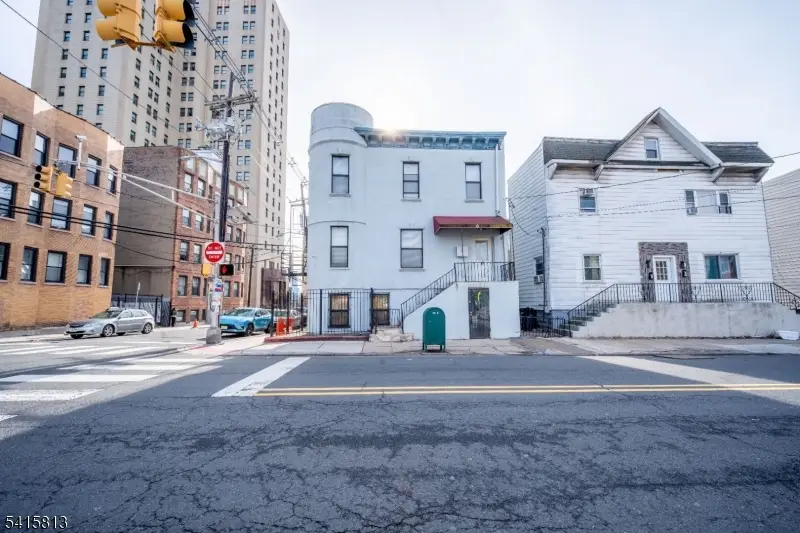 6 Baldwin Ave, Jersey City, NJ 07304 - #1