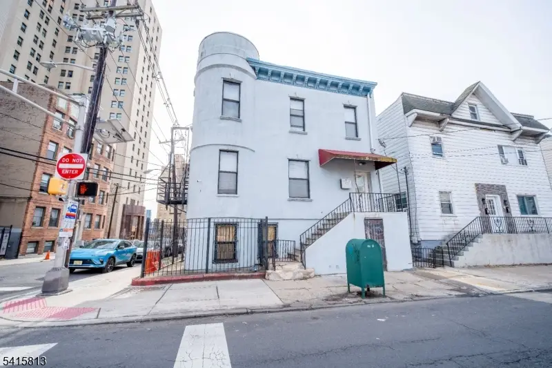 6 Baldwin Ave, Jersey City, NJ 07304 - #2