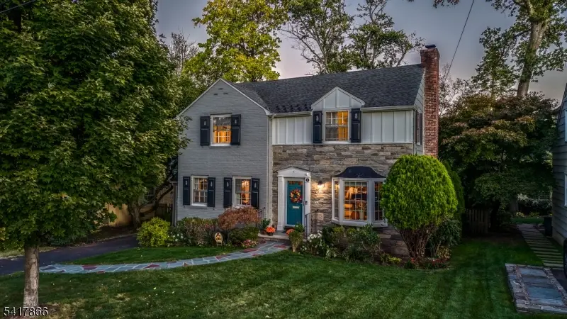 8 Claremont Dr, Millburn, NJ 07078 - #1