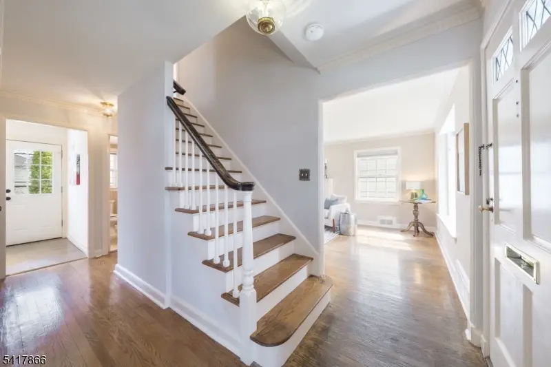 8 Claremont Dr, Millburn, NJ 07078 - #3