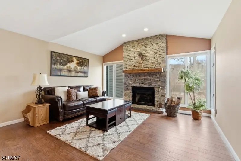 25 Stone Row Ln, Oak Ridge, NJ 07438 - #2