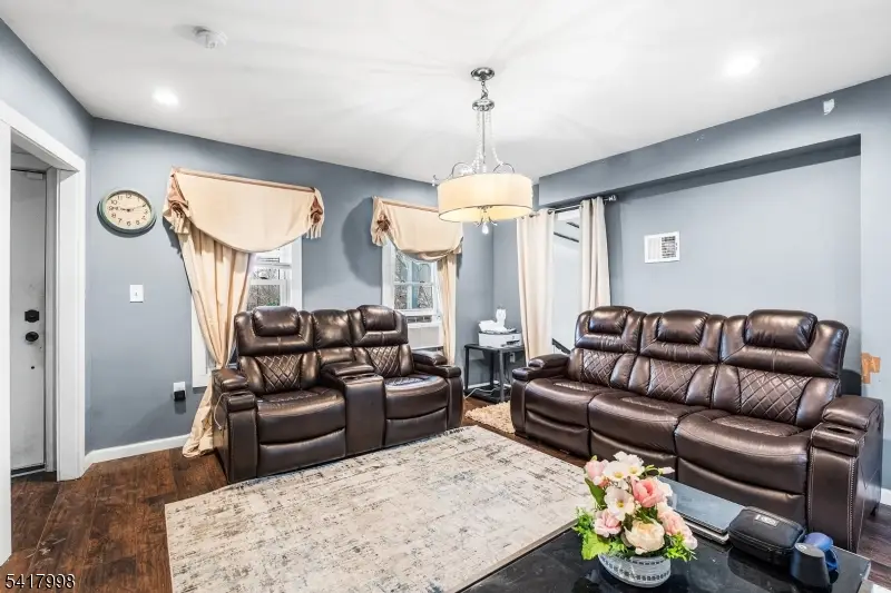 218 Muhlenberg Pl, Plainfield, NJ 07060 - #3