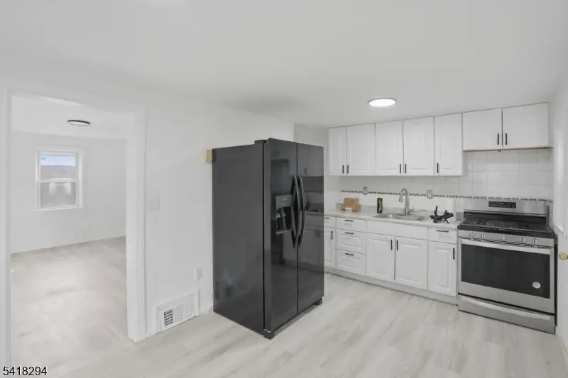 1570 Clinton Pl, Hillside, NJ 07205 - #3