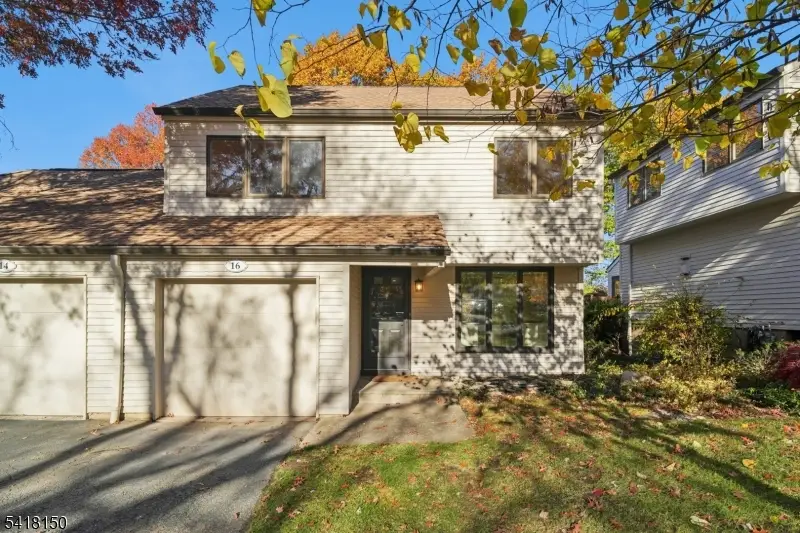 16 Minnisink Dr, Roseland, NJ 07039 - #2