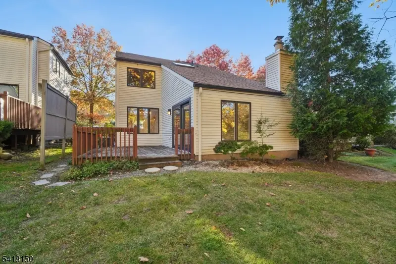 16 Minnisink Dr, Roseland, NJ 07039 - #3