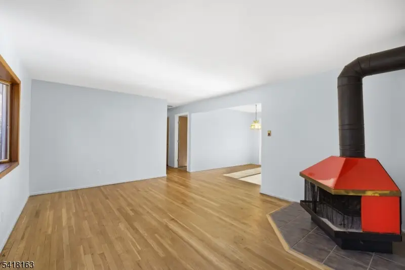 18 Kendall Dr, Ringwood, NJ 07456 - #3