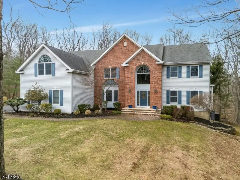 5 Adams Court, Martinsville, NJ 08836 - #3