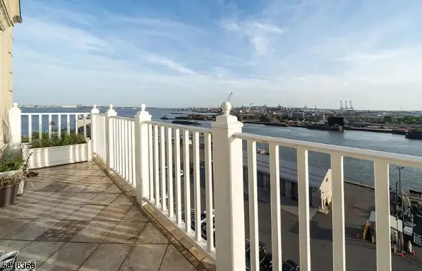 10081 Shearwater Ct #81, Jersey City, NJ 07305