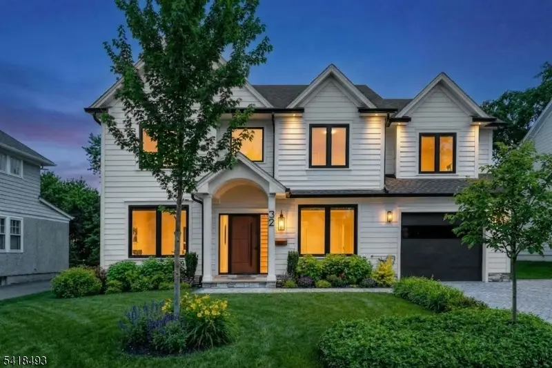 32 Garibaldi St, Bernardsville, NJ 07924 - #1