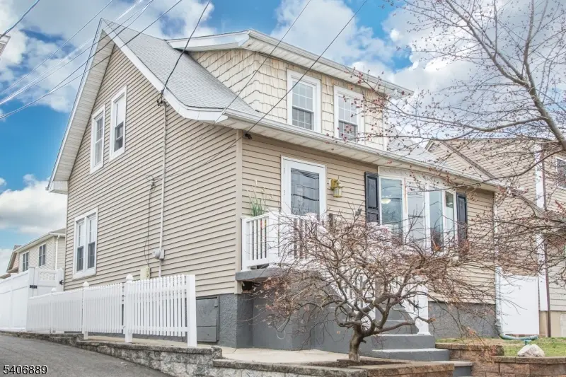 133 Forest Ave, Lyndhurst, NJ 07071 - #1