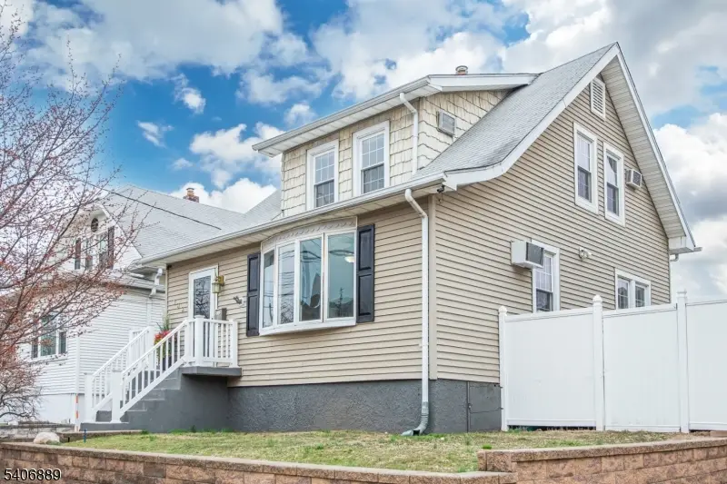 133 Forest Ave, Lyndhurst, NJ 07071 - #3