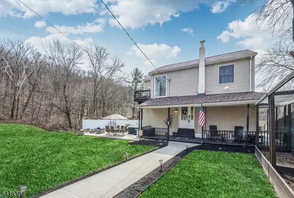 27 Mountain Ave, Wanaque Boro, NJ 07465