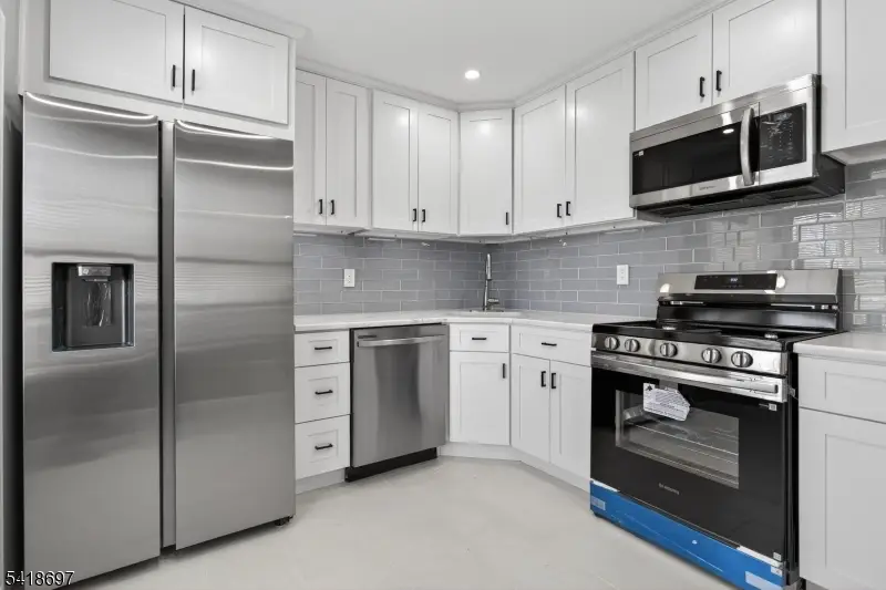 66 Pear Tree Ln, Franklin Park, NJ 08823 - #3