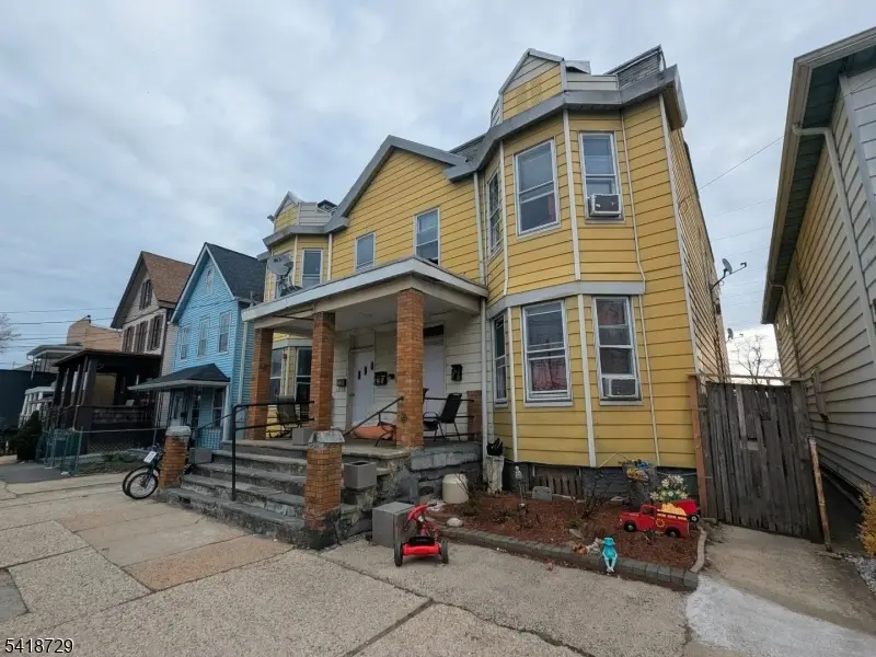 326 Elm St, Perth Amboy, NJ 08861 - #2