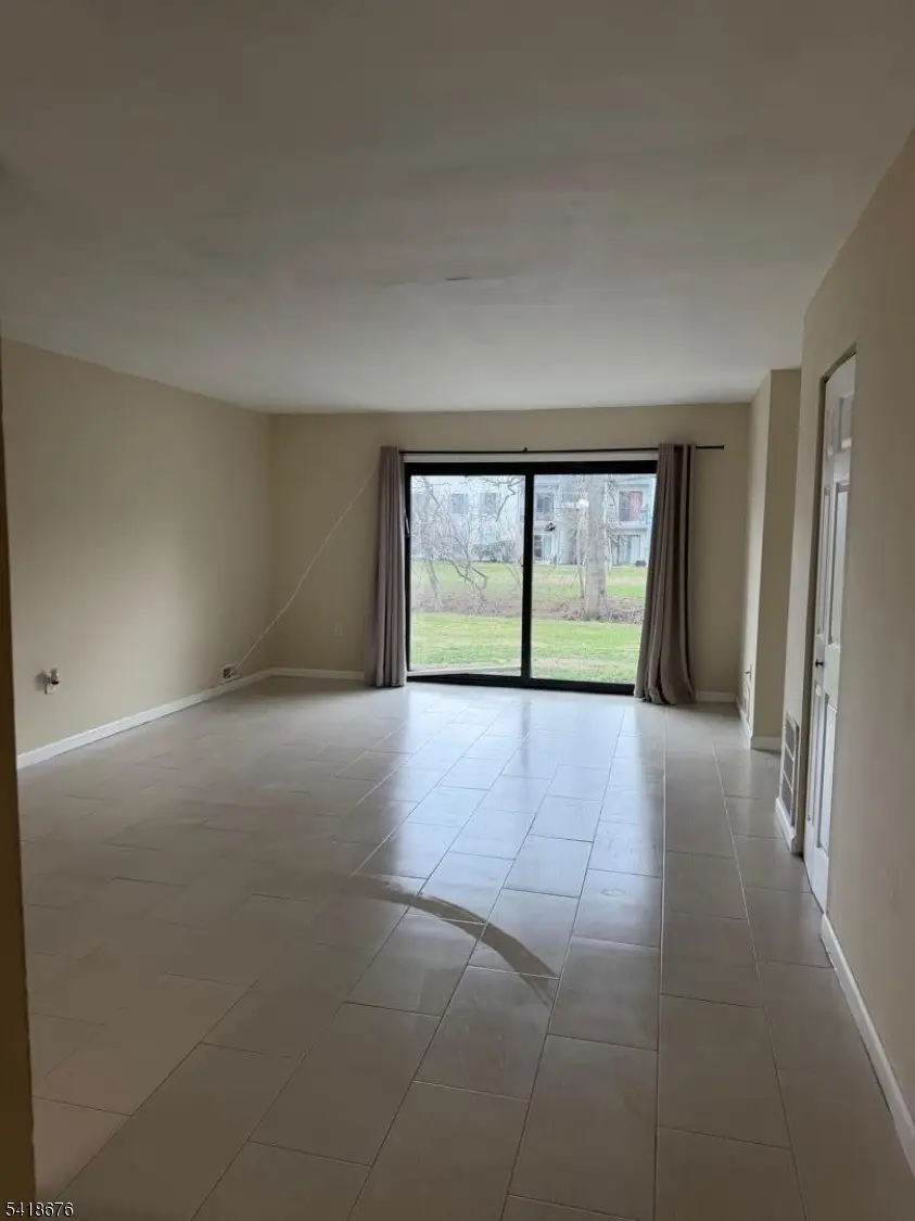 246 Hampshire Ct, Piscataway, NJ 08854 - #3