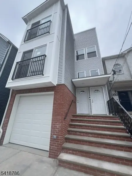 388 S 9th St, Newark City, NJ 07103