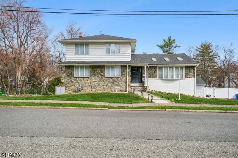 13 Munsey Rd, Emerson, NJ 07630 - #1