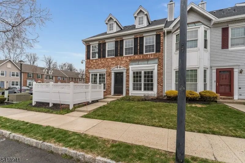 382 Hadleigh Ln, North Brunswick, NJ 08902 - #1