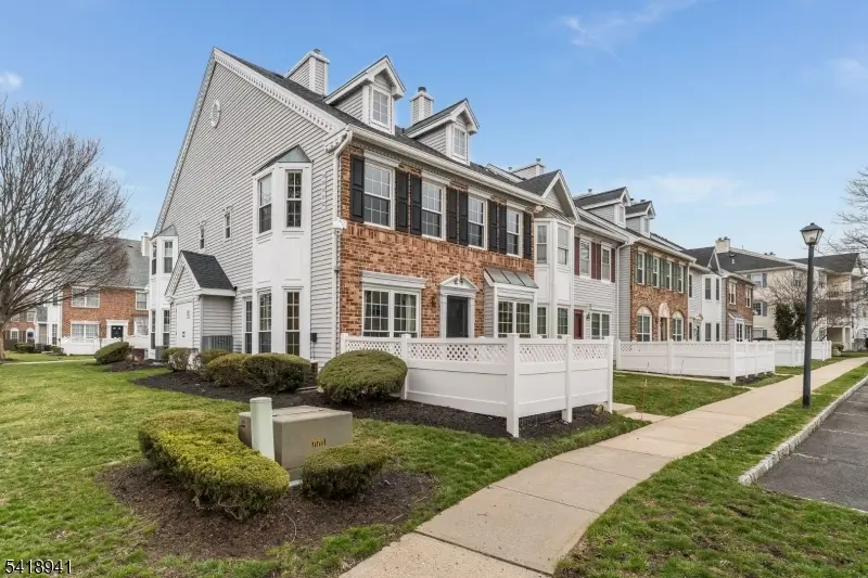 382 Hadleigh Ln, North Brunswick, NJ 08902 - #2