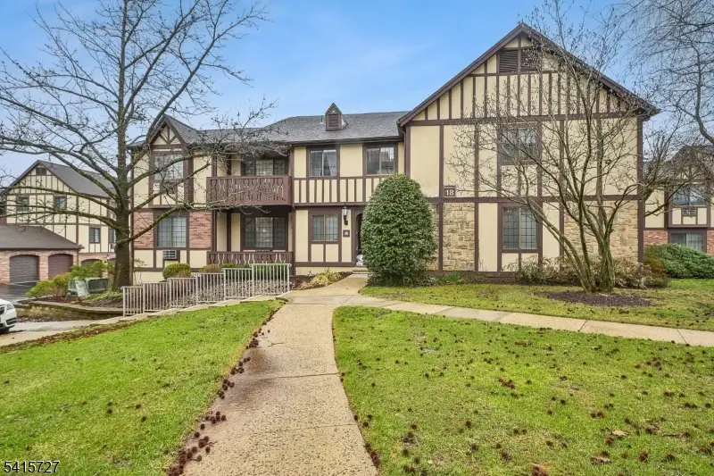 18F Manchester Ct #F, Chatham, NJ 07928 - #2