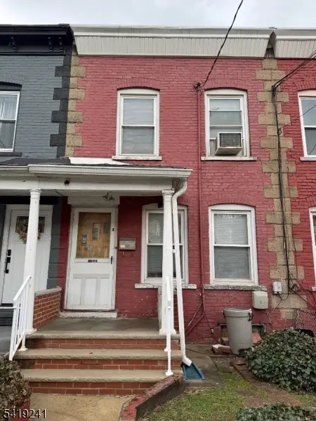 680 12chestnut St, Kearny, NJ 07032 - #1