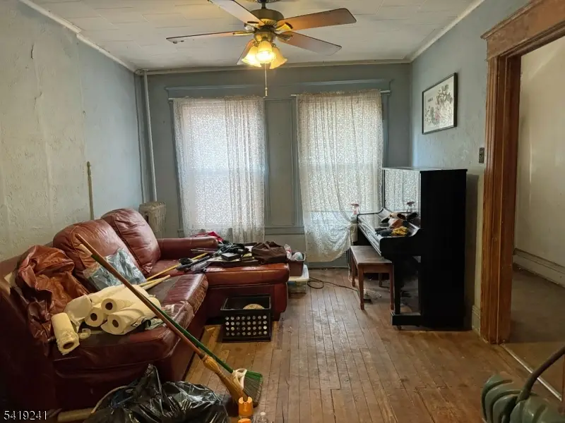 680 12chestnut St, Kearny, NJ 07032 - #2