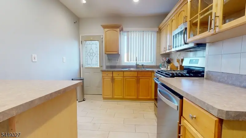 29 Long Ave, Hillside, NJ 07205 - #3