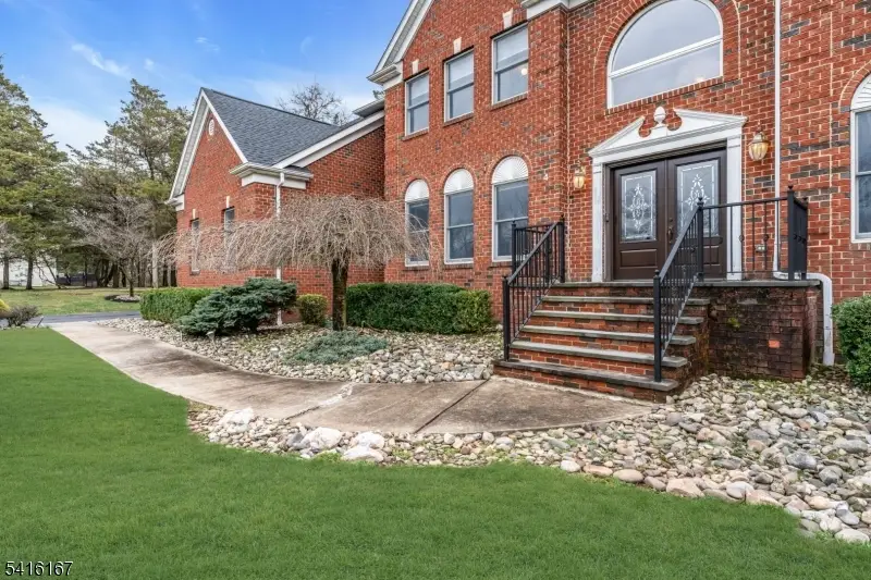 4 Dumont Ct, Bridgewater Center, NJ 08807 - #2