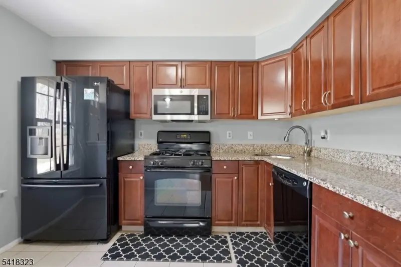 809 Porter Way, Bradley Gardens, NJ 08807 - #3