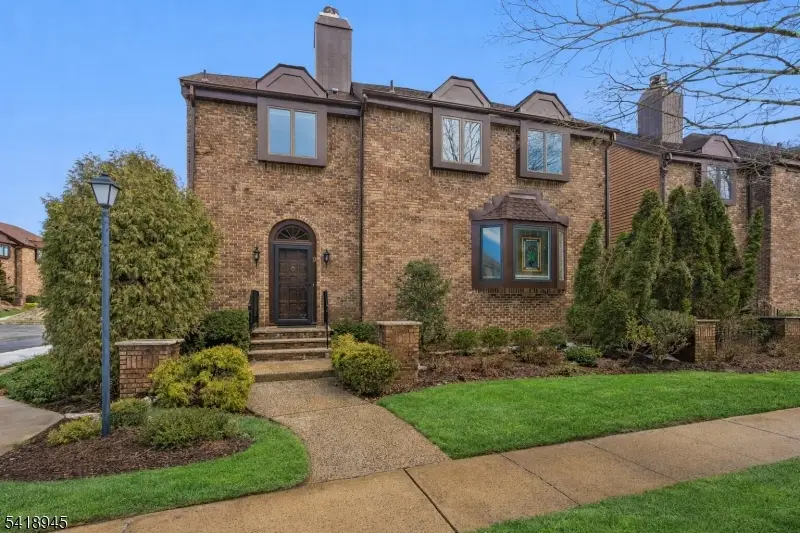 9 Klara Ct, Madison, NJ 07940 - #1