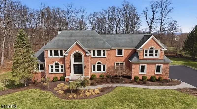 4 Michele Crossing, Raritan, NJ 08822 - #1