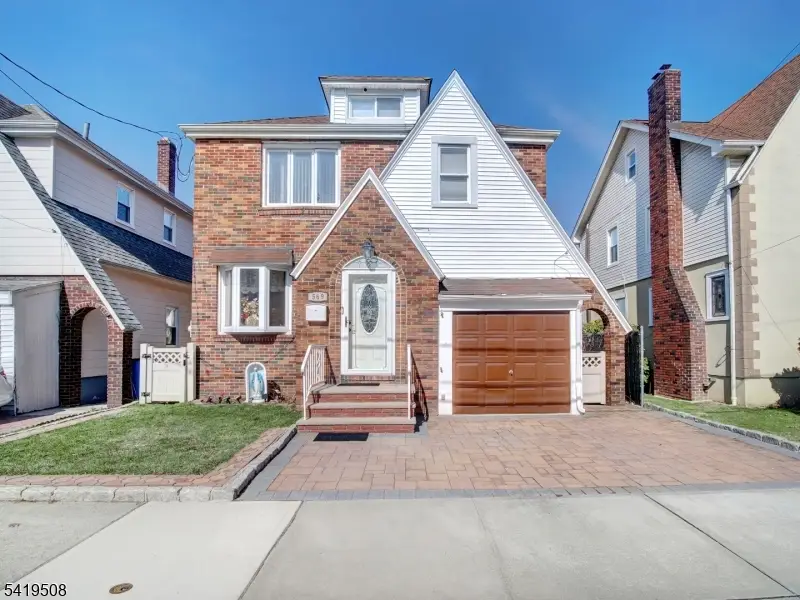 569 Monroe Pl, Ridgefield, NJ 07657 - #1