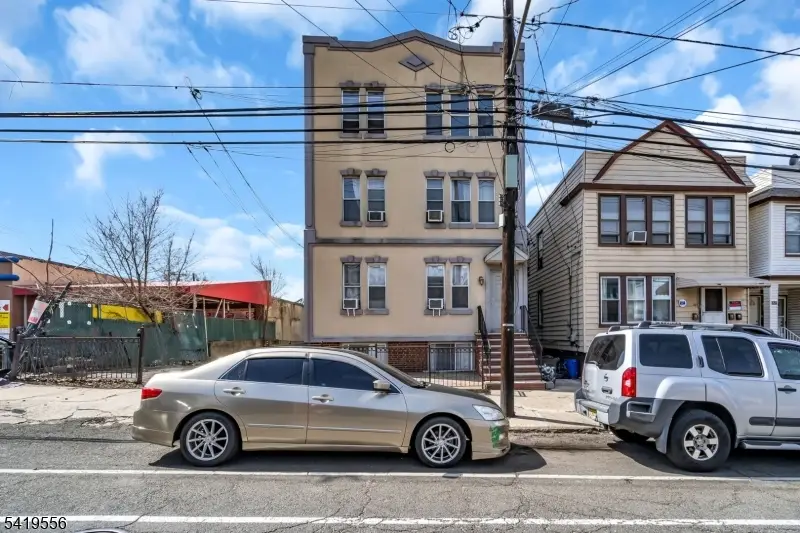 305 Cator Ave #1B, Jersey City, NJ 07305 - #1