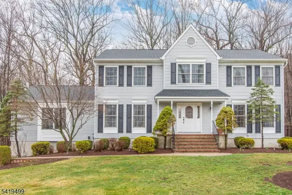 4 Summit Lane, Roxbury Twp., NJ 07876