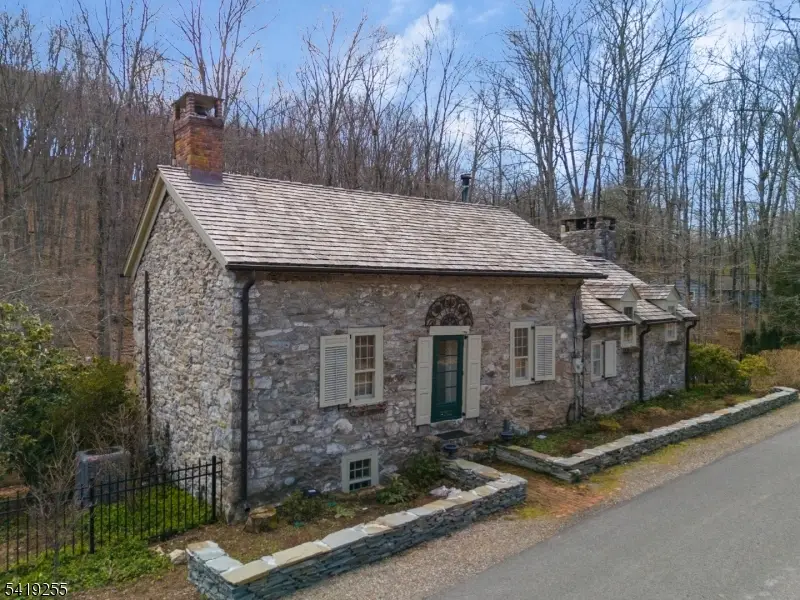 34 Water St, Tewksbury, NJ 08833 - #3