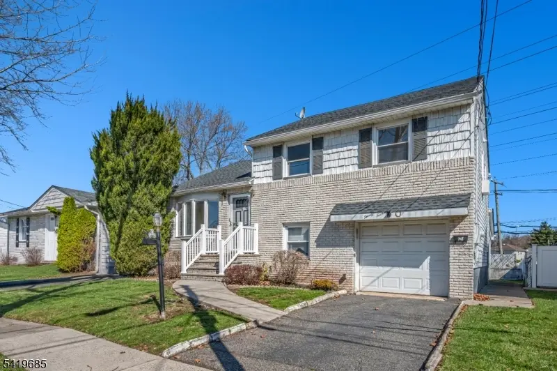 24 Carolyn Rd, Belleville, NJ 07109 - #1