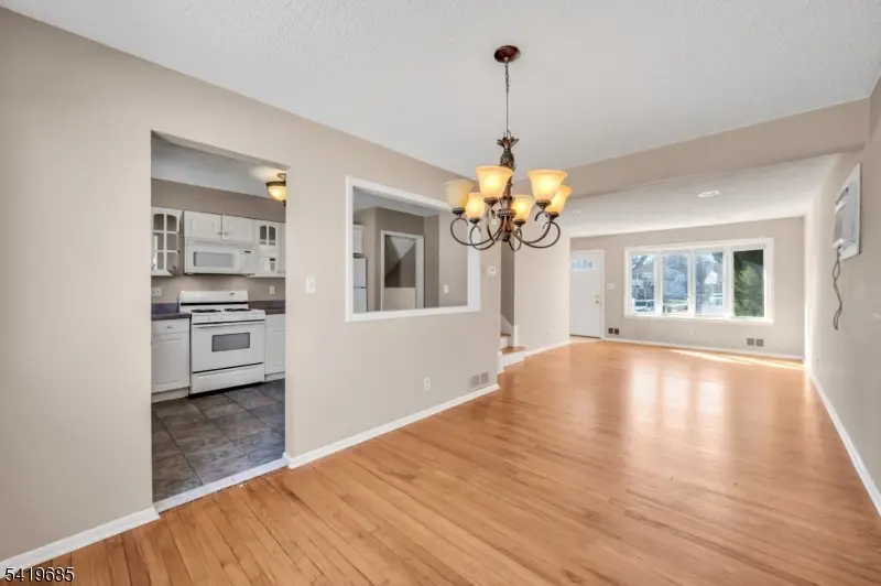 24 Carolyn Rd, Belleville, NJ 07109 - #3