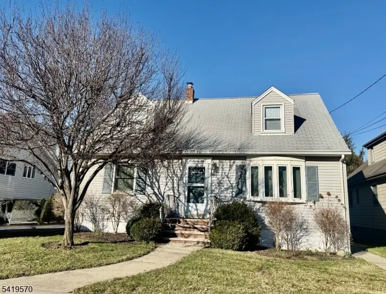 689 Linden Ave, Ridgefield, NJ 07657 - #1