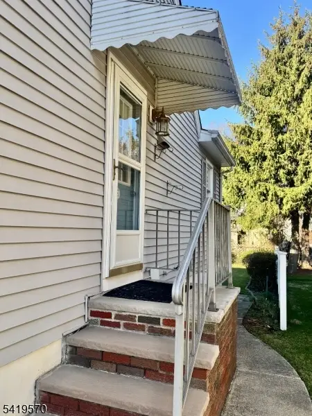 689 Linden Ave, Ridgefield, NJ 07657 - #2