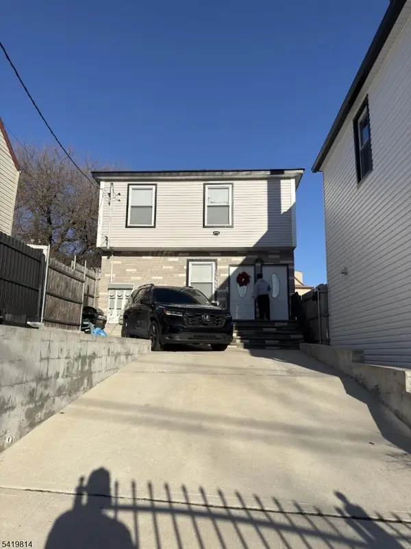 19 Dover St, Paterson City, NJ 07501