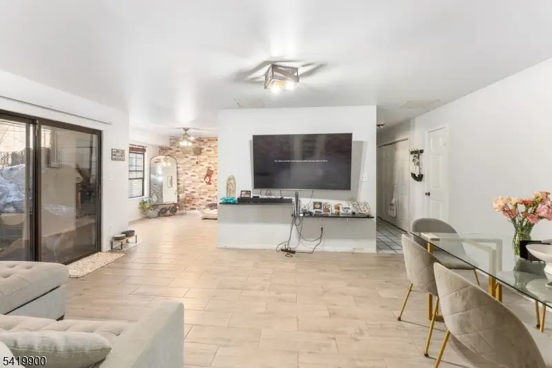 660-672 N Broad St #8, Elizabeth, NJ 07208 - #3