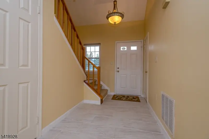 262 Abbey Dr, Franklin, NJ 08873 - #3