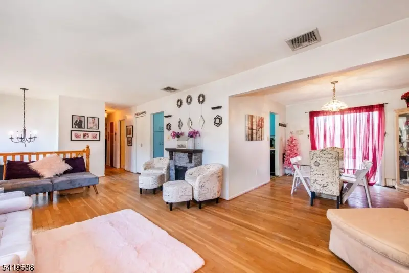 127 Horseneck Rd, Fairfield, NJ 07004 - #2