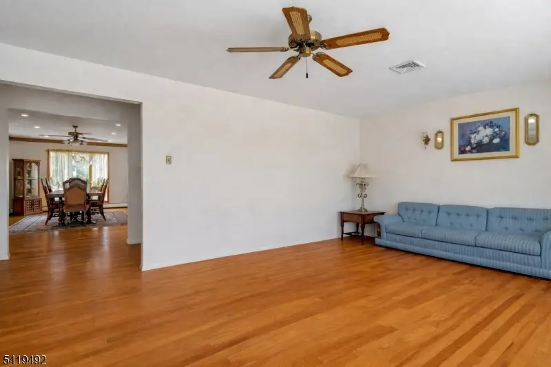 25 Victoria Dr, Clark, NJ 07066 - #3