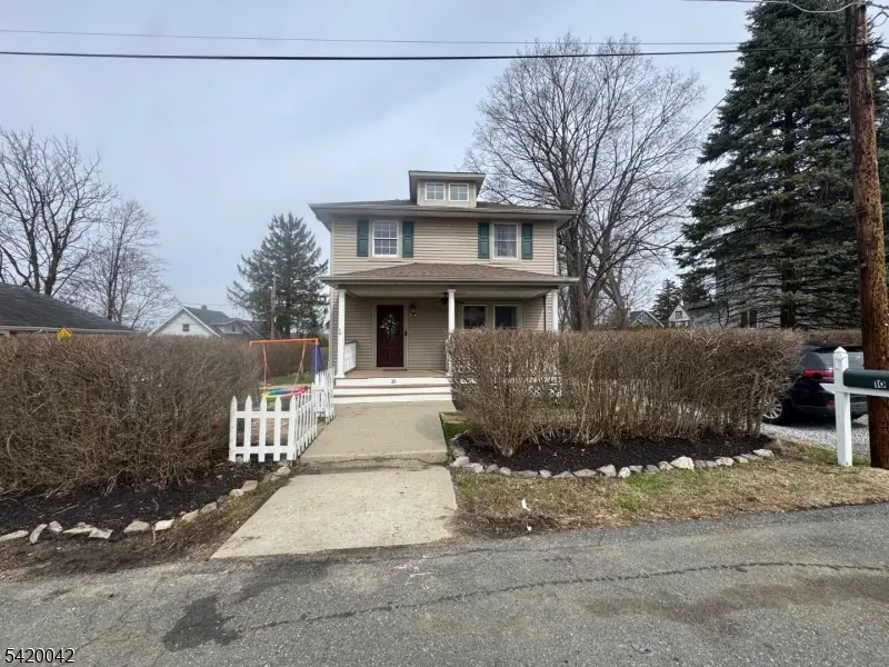 10 Governor Haines St, Hamburg, NJ 07419 - #1