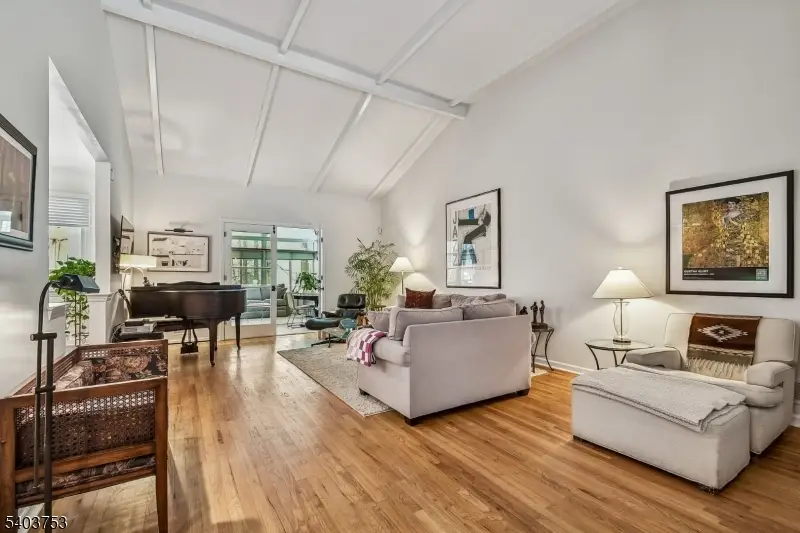 4 Brandywine Ct, Scotch Plains, NJ 07076 - #1